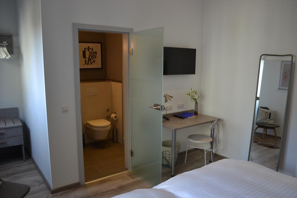 Boutique-Hotel "Stilvoll" Andernach Ruang foto